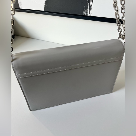 Givenchy 4G Medium Chain Bag - Picture 3 of 8